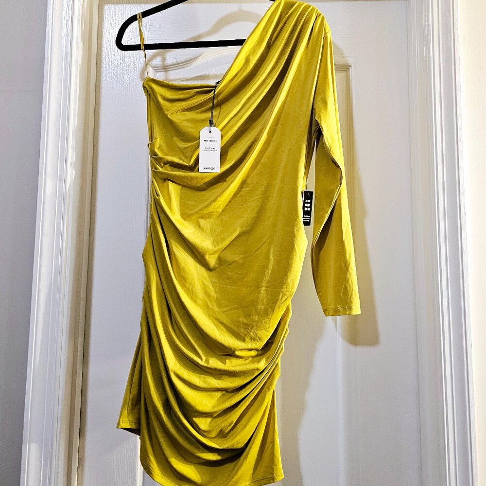One Shoulder Spicy Green Contour Dress